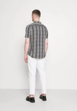 Pier One Chemise 50% Off De Vente Chemises Col Revers Homme -Pier One 06ea09d4382240ed8857e1c9674df009