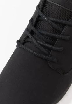 En Remise Pier One UNISEX – Baskets Basses Baskets & Sneakers Rond -Pier One 08f610f9b2654a25b4dd998d3408f213