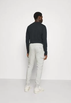 Pier One Pantalon De Survêtement Prix De Rêve Pantalons Normale Homme -Pier One 116ce29bb65f47f5bfcb851167d32ea8