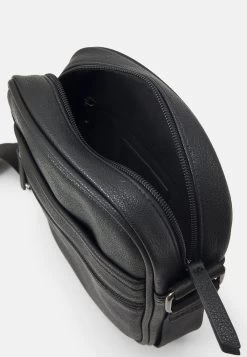 Pier One Prix D’Amis Sac Bandoulière Sacs Compartiment Pour Téléphone Portable Homme -Pier One 15d625c4844645738e31e4db9faa3e28