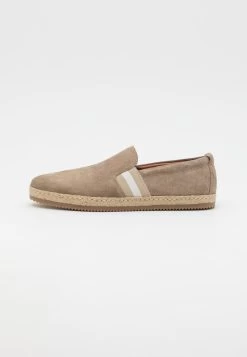 En Remise Pier One Espadrilles Rond Homme 13 En Remise Pier One Espadrilles Rond Homme -Pier One 19626ec8322d4e119abfdb20c5547b7f