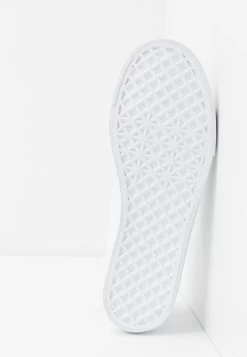 Pier One Prix Ourlé UNISEX – Baskets Basses Baskets & Sneakers Rond -Pier One 20eb0f643e354421a6c72e17630e2e36