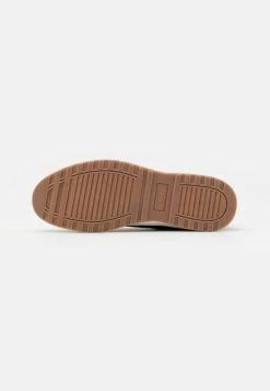 Prix Distinctifs Pier One Baskets Montantes Baskets & Sneakers Rond Homme -Pier One 2241d8fa18334a0aaecb955f0c4cc38e