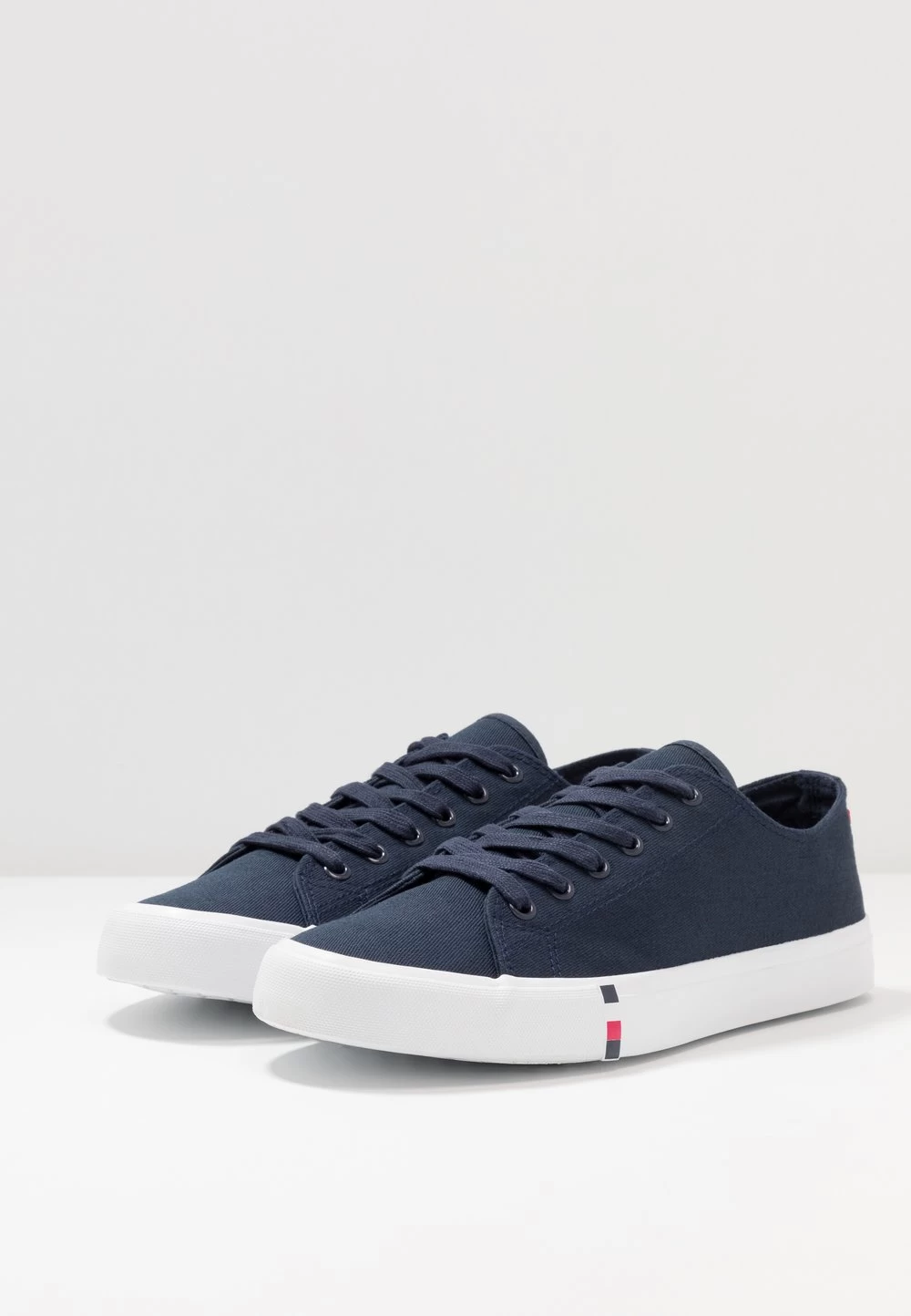 Prix Dégriffé Pier One UNISEX – Baskets Basses Baskets & Sneakers Rond 3 Prix Dégriffé Pier One UNISEX – Baskets Basses Baskets & Sneakers Rond – Image 3