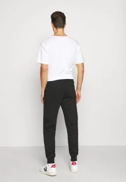 Prix Légers Pier One 2 PACK – Pantalon De Survêtement Pantalons Haute Homme -Pier One 2f1de7f4f65c4260bba3310f352931aa