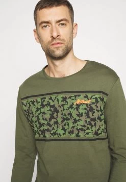 Pier One T-shirt à Manches Longues Prix Imbattable T-shirts Col Rond Homme 10 Pier One T-shirt à Manches Longues Prix Imbattable T-shirts Col Rond Homme -Pier One 2fe6c679e12f4011b0d7727b0697fce4