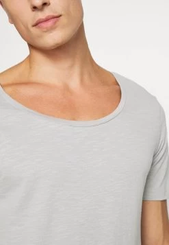 Pier One T-shirt Basique Assurance De L’Authenticité T-shirts Encolure Large Ronde Homme 19 Pier One T-shirt Basique Assurance De L’Authenticité T-shirts Encolure Large Ronde Homme -Pier One 31692de68ef445339f3c357433bbfa28