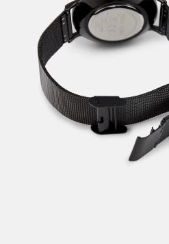 Promos Pier One Montre Montres Et Bijoux Couleur Unie Homme 7 Promos Pier One Montre Montres Et Bijoux Couleur Unie Homme -Pier One 31bca8e00d084362b3f6bd56b4a0bf36