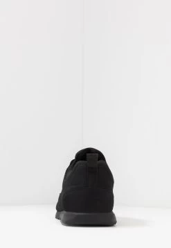 En Remise Pier One UNISEX – Baskets Basses Baskets & Sneakers Rond -Pier One 32cd74c6a9f2435392756e14ba09138c