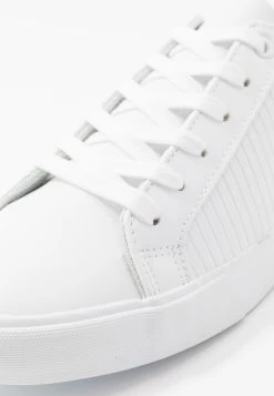 Pier One Prix Ourlé UNISEX – Baskets Basses Baskets & Sneakers Rond -Pier One 33423579800b4b899a912fc16d240c2b