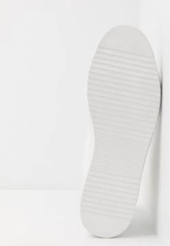 Pier One UNISEX – Baskets Montantes Meilleur Prix Garanti Sneakers Rond -Pier One 35f3cfcd2ba44f49b2e9d4cc3cd4cfc6