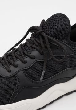 Prix Favorable Pier One UNISEX – Baskets Basses Baskets & Sneakers Rond -Pier One 36cbe66cb08a40fbabcf0b96746d0e15