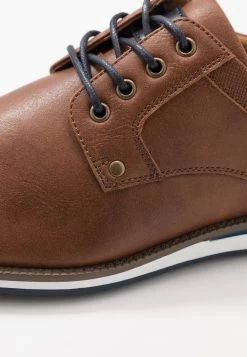 Meilleure Qualité Pier One Chaussures à Lacets Derbies, Richelieus & Chaussures Bateau Rond Homme -Pier One 3bfafd045c5541f79659d133157f8d07