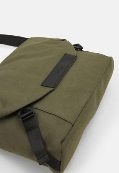 Pier One Prix Incroyables Sac Bandoulière Sacs Compartiment Pour Téléphone Portable Homme -Pier One 3c1824b932c94a56a72a64ab013674e7