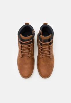 Pier One Baskets Montantes Prix Malin Baskets & Sneakers Rond Homme 11 Pier One Baskets Montantes Prix Malin Baskets & Sneakers Rond Homme -Pier One 3de1bf4946344e27b9ccb853c73e9b73