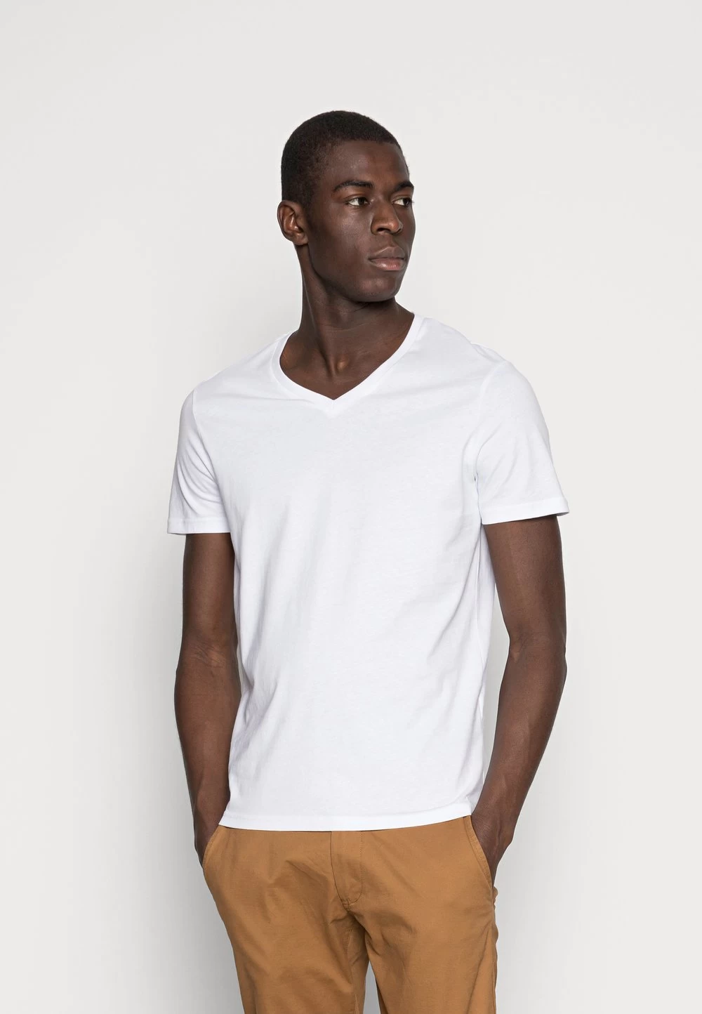 Pier One Qualité Garantie 5 PACK – T-shirt Basique T-shirts Col En V Homme 2 Pier One Qualité Garantie 5 PACK – T-shirt Basique T-shirts Col En V Homme – Image 2