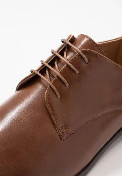 Prix Bradés Pier One Derbies & Richelieus Derbies Et Richelieus Carré Homme -Pier One 4a620036a83c42c7ab0b6e93b1517446