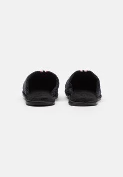 Pier One Chaussons Prix Bradés Rond Homme -Pier One 4b61778ad7d84e23a8f076d416497275