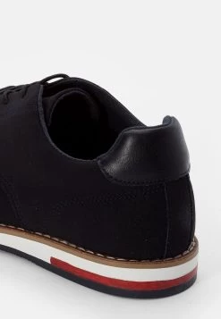 Bas Prix Pier One Chaussures à Lacets Derbies, Richelieus & Chaussures Bateau Rond Homme -Pier One 51a76fb8dbd4429aaea1548d8c70b1a6