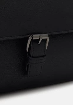 Pier One Sac Bandoulière Garantie De Qualité 100% Sacs Compartiment Pour Pc Portable Homme -Pier One 51da333d1b2042a482230e37b67544b2