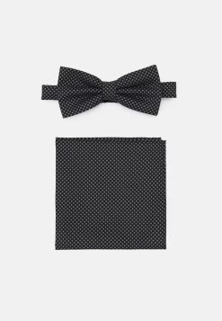 Pier One Qualité Excellente SET – Noeud Papillon Pochettes De Costume Carreaux Homme -Pier One 530a4ca67fdd4cc896aeceb548cff383 1