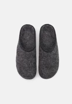 Pier One UNISEX – Chaussons Soldes Rond Homme -Pier One 565cd33a9efe4d1587fde9325bb68295
