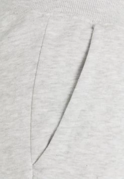 Pier One Meilleur Prix Garanti 3 PACK – Pantalon De Survêtement Pantalons Normale Homme 15 Pier One Meilleur Prix Garanti 3 PACK – Pantalon De Survêtement Pantalons Normale Homme -Pier One 58caa3db374b4ce39703a992d5c2b59c