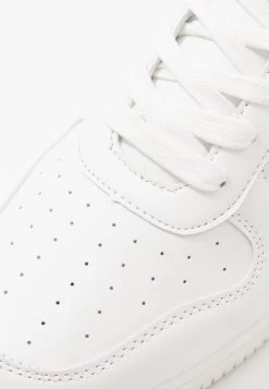 Prix Cassé Pier One Baskets Basses Baskets & Sneakers Rond Homme -Pier One 5d5cc800ab00419eb9df0507ab30de3a