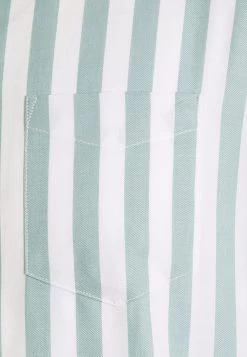 Pier One Chemise Qualité Fiable Chemises Col à Boutons Homme -Pier One 5e36de2675b648e5a81cc9f897c02aa2