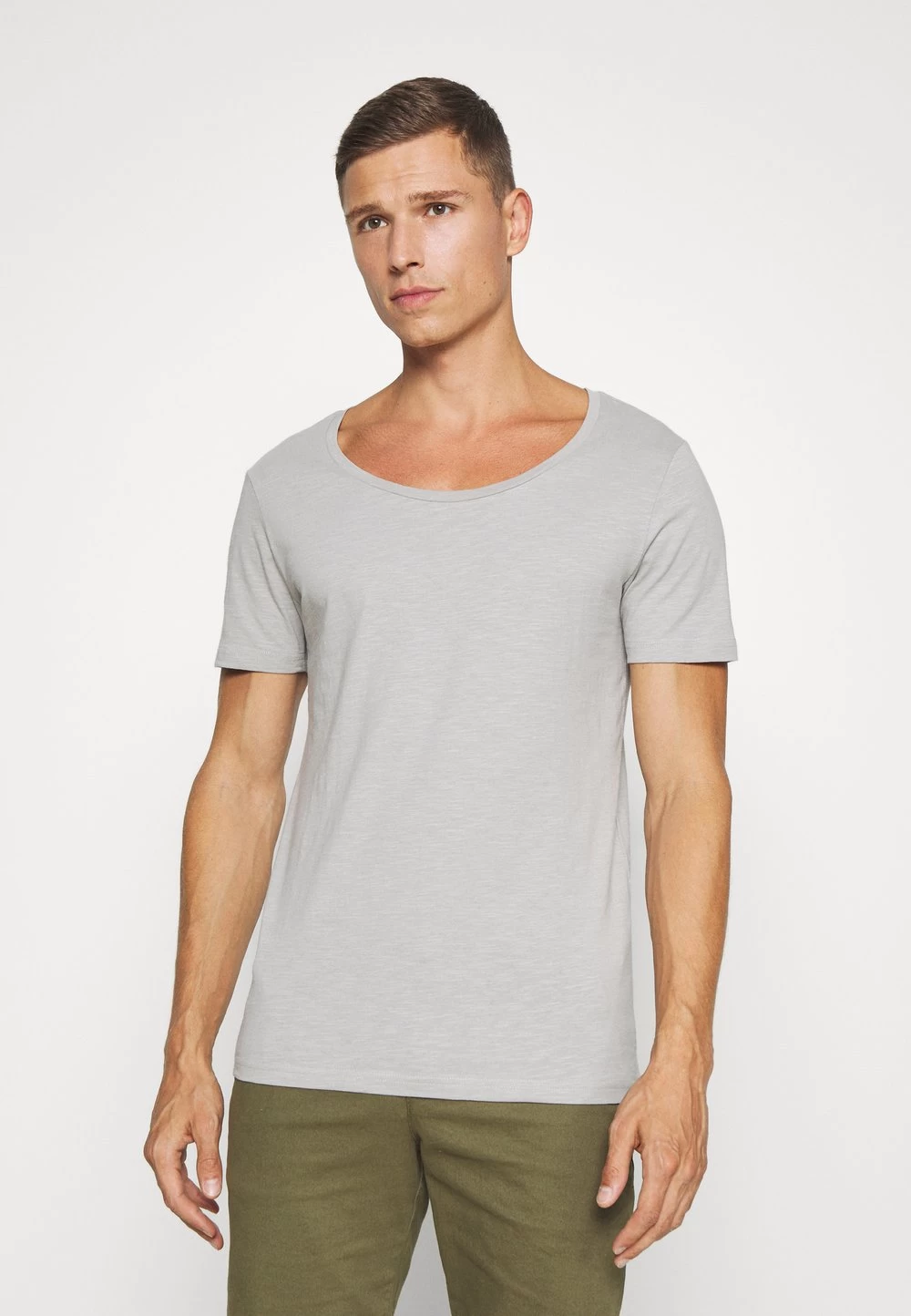 Pier One T-shirt Basique Assurance De L’Authenticité T-shirts Encolure Large Ronde Homme 1 Pier One T-shirt Basique Assurance De L’Authenticité T-shirts Encolure Large Ronde Homme