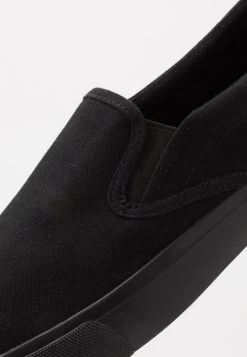 Pier One UNISEX – Mocassins Prix Sacrifiés Baskets & Sneakers Rond -Pier One 65a31567862c408ab0cc493d78c4b22d