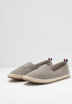 Prix Distinctifs Pier One UNISEX – Espadrilles Rond 9 Prix Distinctifs Pier One UNISEX – Espadrilles Rond -Pier One 662bd89784e14ebaad3c4346bbf5c188