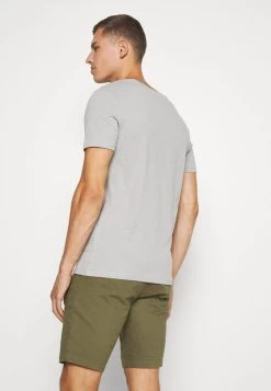 Pier One T-shirt Basique Assurance De L’Authenticité T-shirts Encolure Large Ronde Homme 16 Pier One T-shirt Basique Assurance De L’Authenticité T-shirts Encolure Large Ronde Homme -Pier One 67b164f365534cca89a8704f95e17467