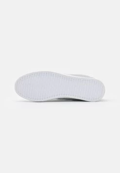 Pier One UNISEX – Baskets Basses Assurance De L’Authenticité Baskets & Sneakers Rond 10 Pier One UNISEX – Baskets Basses Assurance De L’Authenticité Baskets & Sneakers Rond -Pier One 697d8425529d41c4aaf8b9951d57e11a