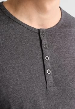 Pier One Prix Jamais Vus T-shirt à Manches Longues T-shirts & Polos Col Tunisien Homme -Pier One 6dce6f2b077c427b9d90f6fcae7eadd9