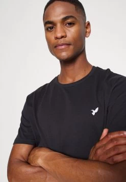 Pier One En Remise 2 PACK – T-shirt Basique T-shirts Col Rond Homme -Pier One 6e0f35f7ad99442daf6e78aa2a80a527