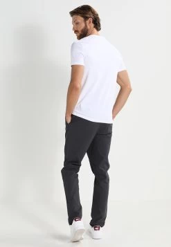 Pier One 2 PACK – T-shirt Basique Prix Bradés T-shirts Col Rond Homme 17 Pier One 2 PACK – T-shirt Basique Prix Bradés T-shirts Col Rond Homme -Pier One 713a3334180c436b91794219a10b6498