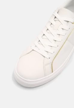 Vendre Pier One Baskets Basses Sneakers Rond Homme -Pier One 725eb5a3236941a68515194a8087a512