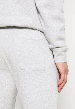 Réduction Pier One 2 PACK – Pantalon De Survêtement Pantalons Normale Homme -Pier One 737d28e17a324ecc9e683cebbda75492