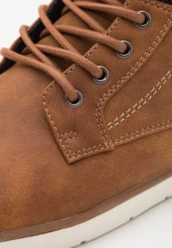 Pier One Baskets Montantes Prix Malin Baskets & Sneakers Rond Homme 13 Pier One Baskets Montantes Prix Malin Baskets & Sneakers Rond Homme -Pier One 74e5f1c45af346dea118b694421b38ab