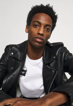 Prix Discount Pier One T-shirt Imprimé T-shirts Col Rond Homme -Pier One 7536ade908c14a24a42e7cff906a28d2