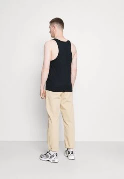 En Remise Pier One Débardeur T-shirts Col Rond Homme 9 En Remise Pier One Débardeur T-shirts Col Rond Homme -Pier One 7addba5789c34fdaaf1c808ba9f77756