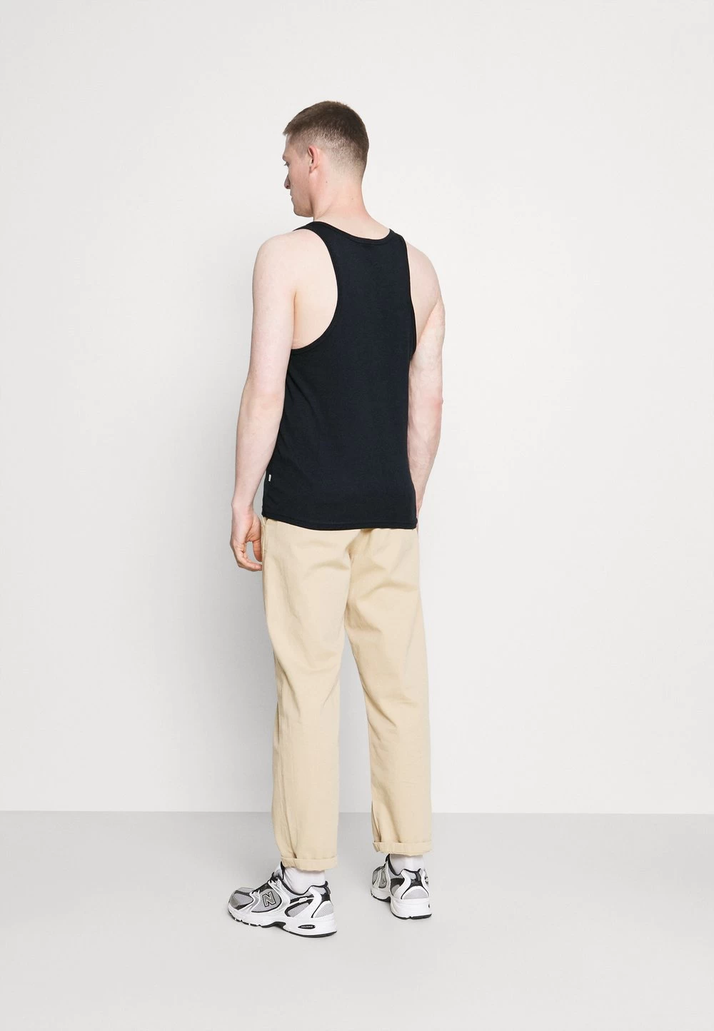 En Remise Pier One Débardeur T-shirts Col Rond Homme 3 En Remise Pier One Débardeur T-shirts Col Rond Homme – Image 3