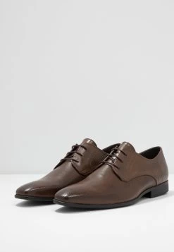 Prix Dégriffé Pier One Derbies & Richelieus Derbies Et Richelieus Carré Homme -Pier One 8578058a834b4574a278ecdf3c390802