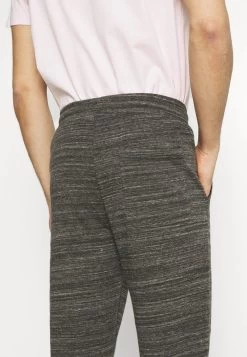 Qualité Excellente Pier One Pantalon De Survêtement Pantalons Normale Homme 11 Qualité Excellente Pier One Pantalon De Survêtement Pantalons Normale Homme -Pier One 8b1771928d614c8b8ad3692a5856abc1