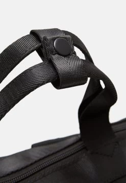 Pier One Vendre-Réclame UNISEX SET – Sac à Dos Sacs Compartiment Pour Pc Portable -Pier One 8f394a2502f34428bf5b29367c7e39a4