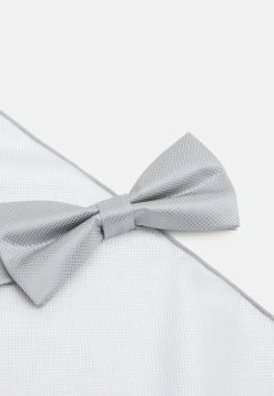 Rabais Pier One SET – Noeud Papillon Cravates Et Accessoires De Costume Carreaux Homme -Pier One 90c72d2ff05d4f2496c9dda5511e8f24