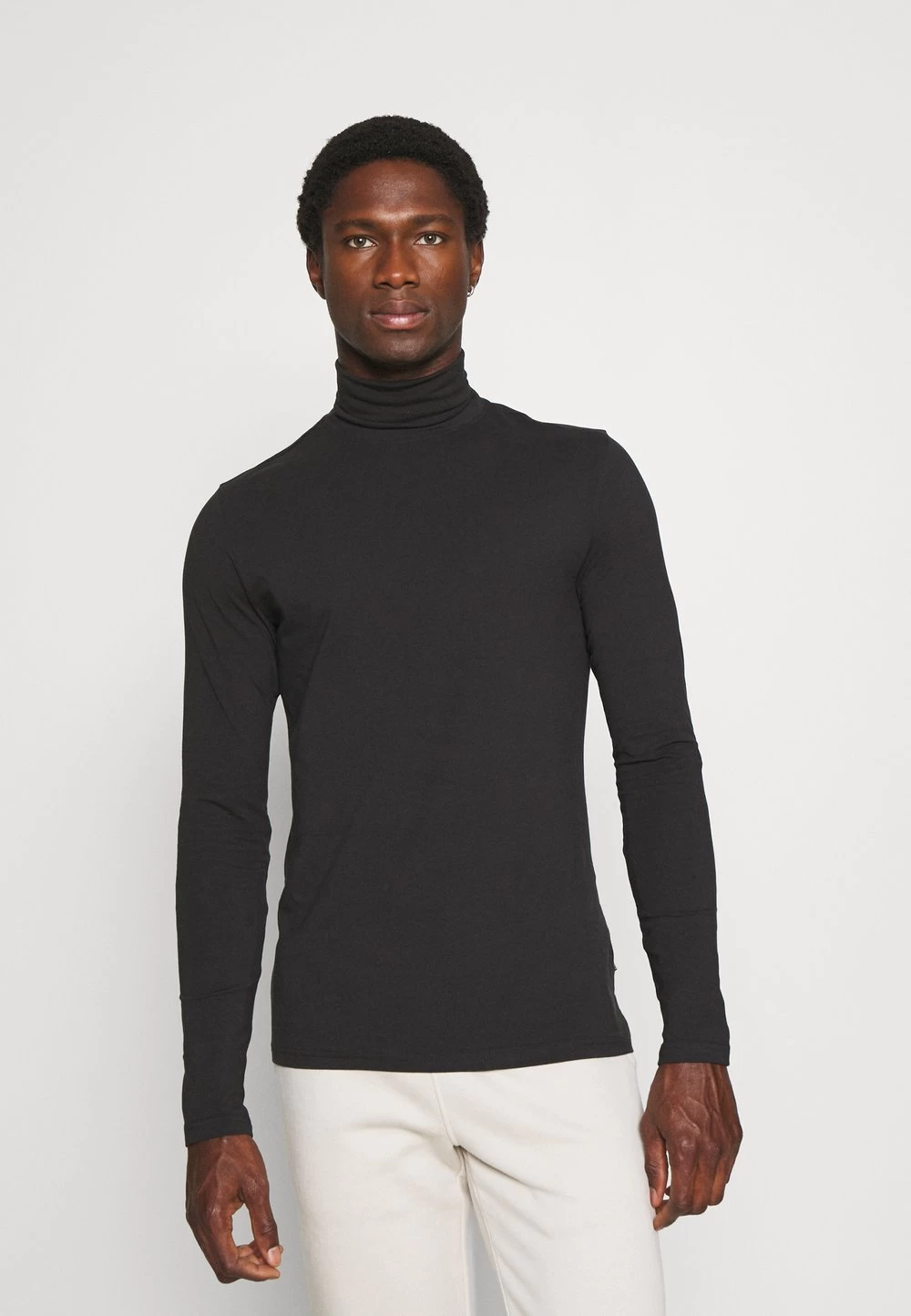 Pier One Assurance De L’Authenticité 2 PACK – T-shirt à Manches Longues T-shirts Col Roulé Homme 2 Pier One Assurance De L’Authenticité 2 PACK – T-shirt à Manches Longues T-shirts Col Roulé Homme – Image 2