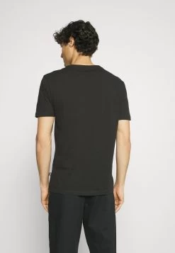 Pier One 5 PACK – T-shirt Basique Qualité Garantie T-shirts Col Rond Homme 12 Pier One 5 PACK – T-shirt Basique Qualité Garantie T-shirts Col Rond Homme -Pier One a0c7b6453ce14bcdb30df26ad77873b2