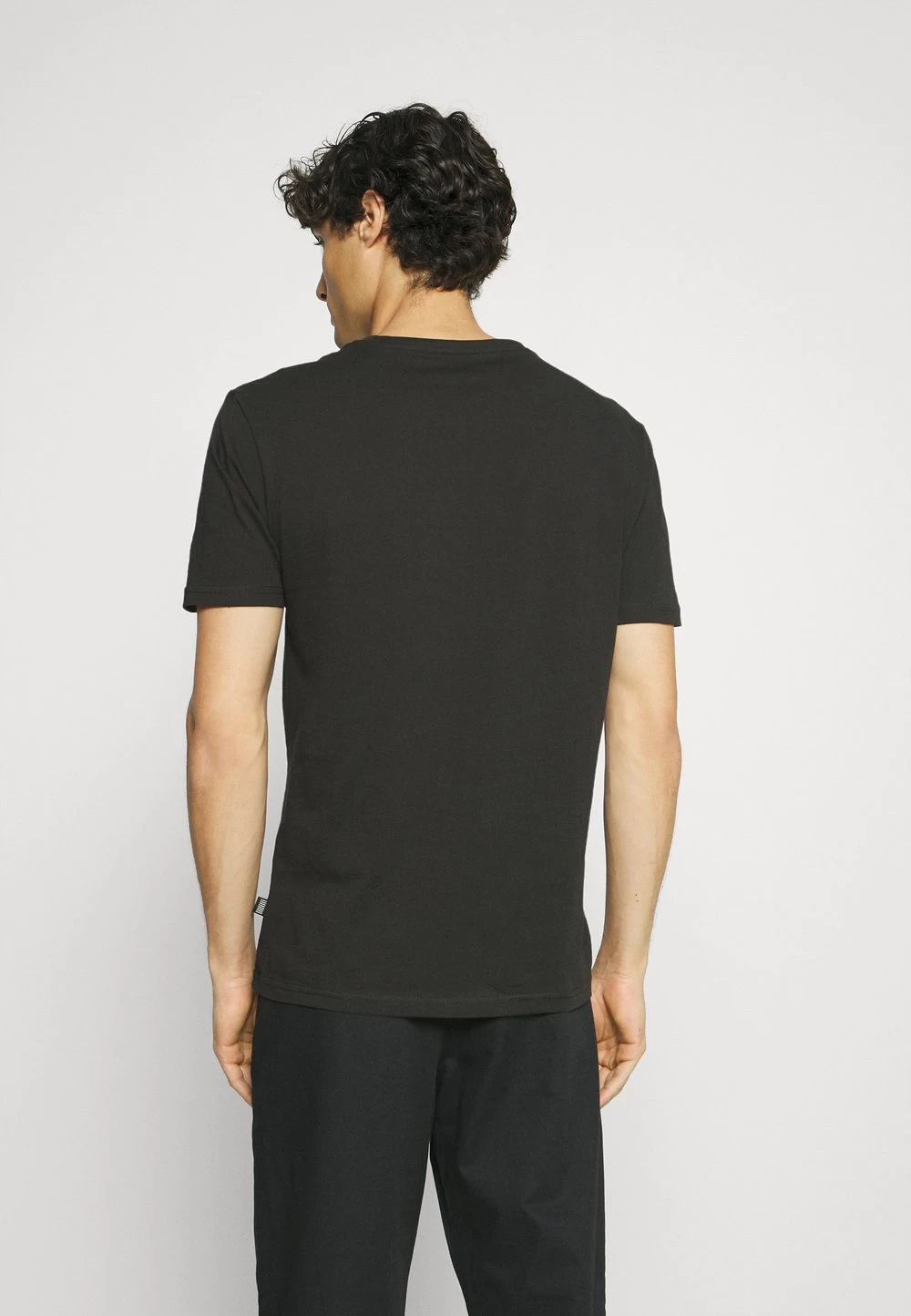 Pier One 5 PACK – T-shirt Basique Qualité Garantie T-shirts Col Rond Homme 3 Pier One 5 PACK – T-shirt Basique Qualité Garantie T-shirts Col Rond Homme – Image 3